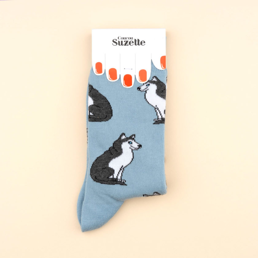 Chaussettes bleues avec motifs huskis, de la marque Coucou Suzette.
