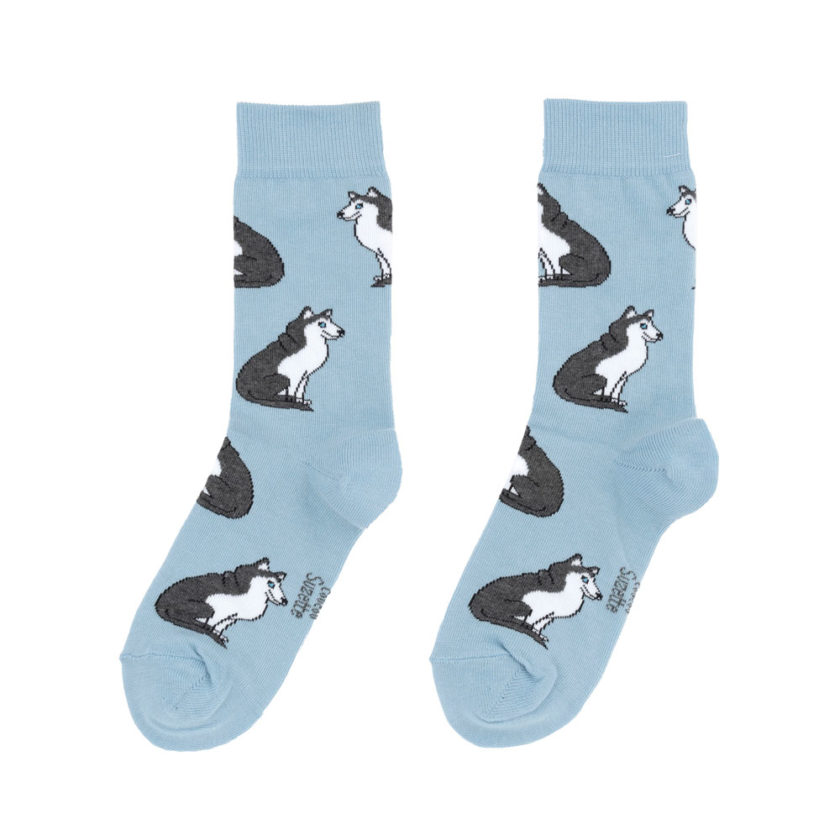 Chaussettes bleues avec motifs huskis, de la marque Coucou Suzette.
