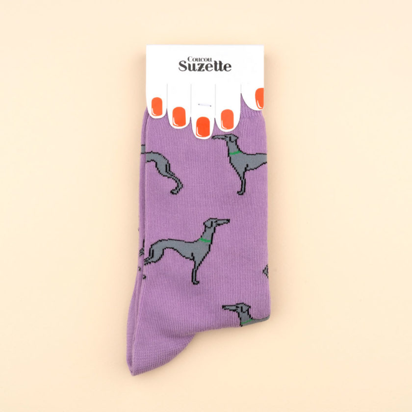 Chaussettes violettes avec motifs lévriers, de la marque Coucou Suzette.