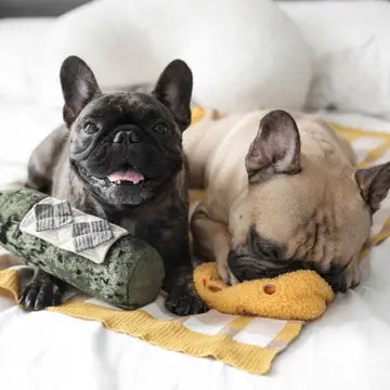 Merlot Bottle Toy - LAMBWOLF COLLECTIVE 