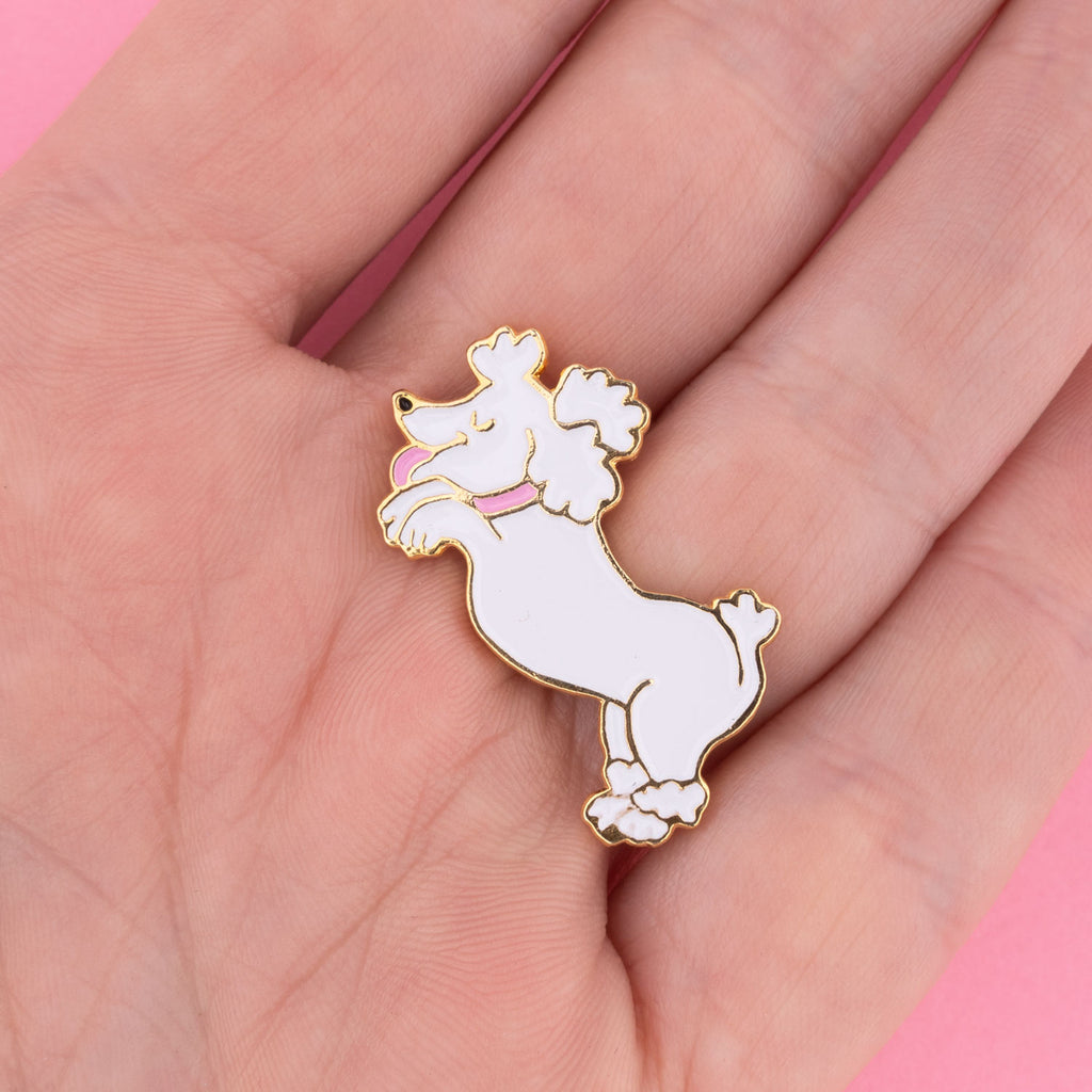 Pin's Caniche - COUCOU SUZETTE
