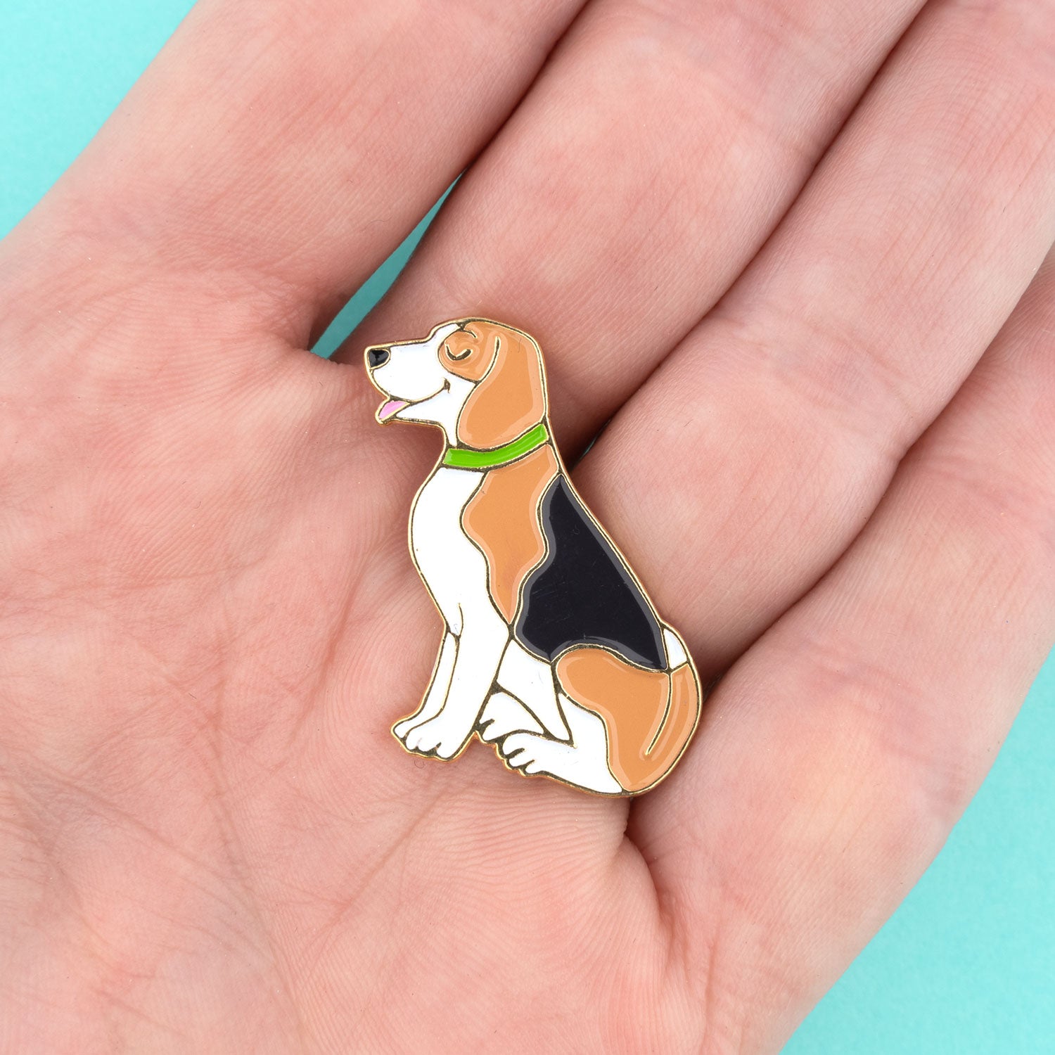 Pin's Beagle - COUCOU SUZETTE