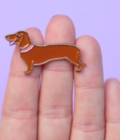 Pin's teckel de la marque Coucou Suzette