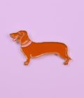 Pin's teckel de la marque Coucou Suzette
