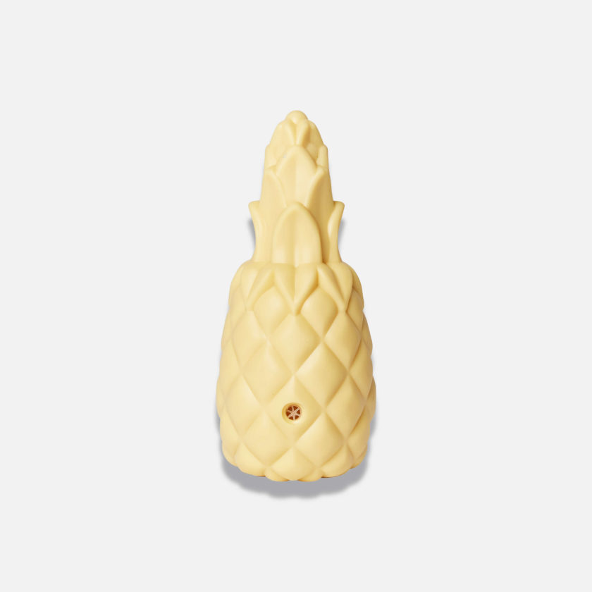 Jouet pour chien en forme d'ananas qui couine, couleur jaune pastel, de la marque Barc London