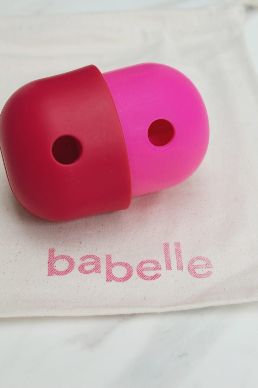 Le distributeur de friandises, jouet à lécher pour chien de la marque Babelle For Dogs